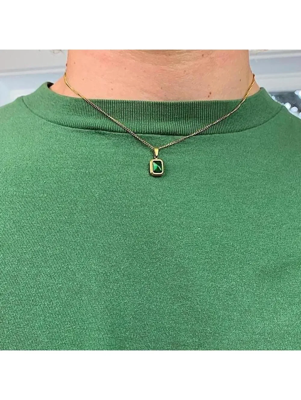 Classy Gold Chain Green jewel pendant necklace. Chain is unisex. 18 inches